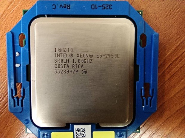 3Db CPU Szerver Xeone5-2450L