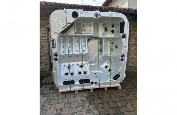 3Fekvő-3ülős új Whirlpool Marina Wifis jakuzzi masszázsmedence jacuzzi