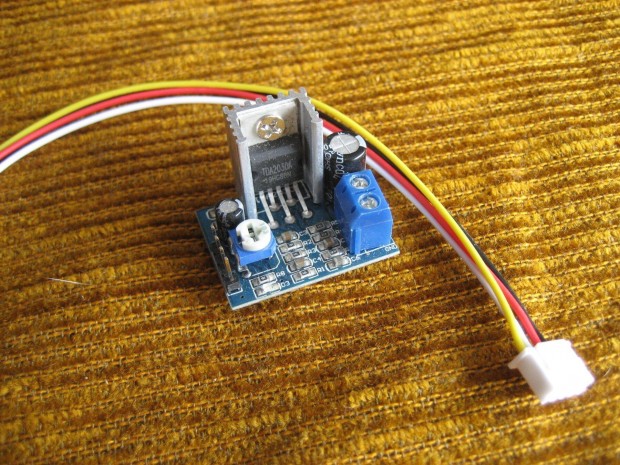 3W-os mono erősítők (4 db) és DC-DC konverterek (3 db). Egyben!