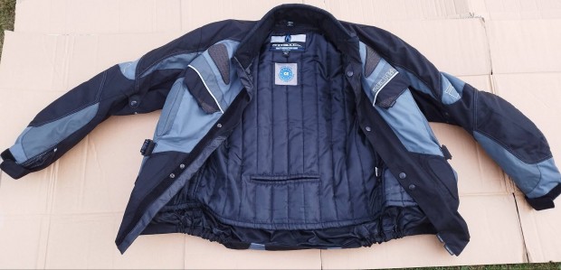 3XL-es Motoros kabt elad.
