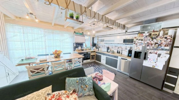 3+1 szob�s, 6 �ve �p�lt, IG�NYESEN KIVITELEZETT csal�di h�z elad�