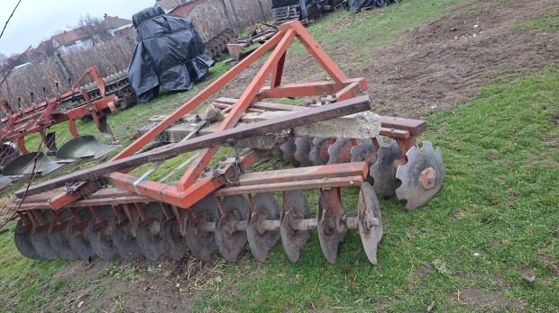 3.20 sz�les t�rcsa  j� �llapotban elad�