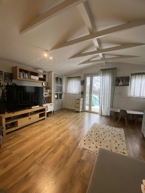 3 H�L�SZOB�S, 2 F�RD�S, MEDENC�S CSAL�DI H�Z T�R�KB�LINT ANNAHEGYEN 