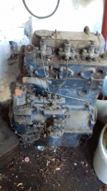 3 Hengeres motor alkatrsznek elad