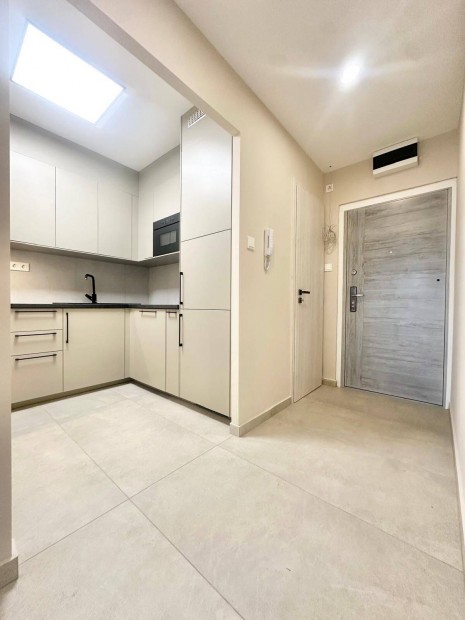 3 Ker�let elad� 51 nm lak�s + 6 nm dupla erk�ly B�k�smegyeri lak�s