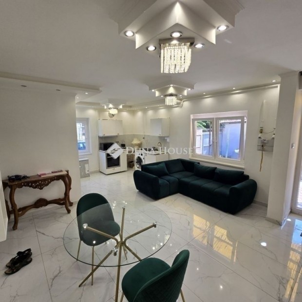 3 SZOB�S J� �LLAPOT� CSAL�DI H�Z K�ZEL A BELV�ROSHOZ!