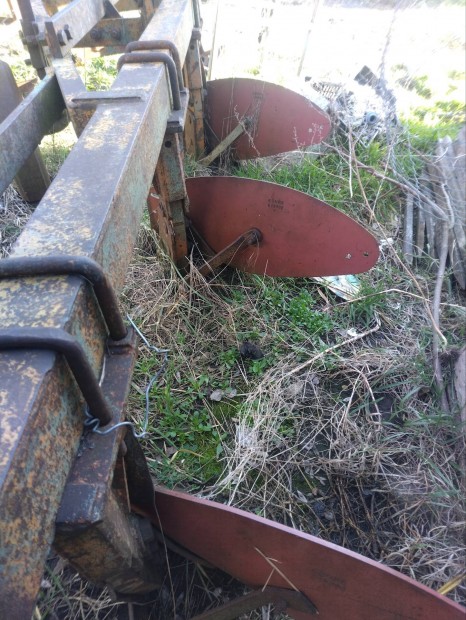 3 as Lajta eke �j korm�nylemezzel elad� 