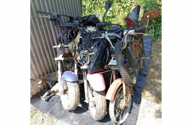 3 darab hiányos motor egyben eladó! Alkatrésznek, donornak!