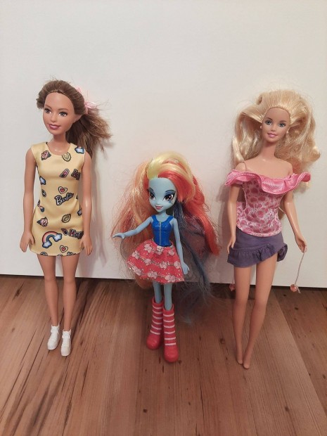 3 darabos Barbie baba szett, ruhval egytt!