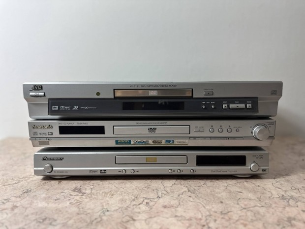 3 db DVD lejtsz JVC Pioneer Panasonic