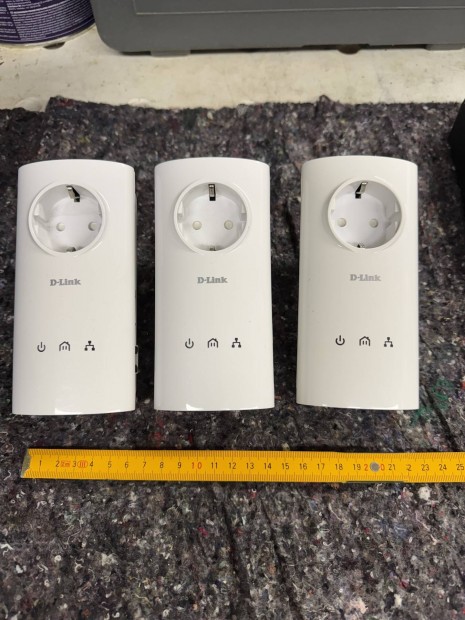 3 db D-Link Dhp-P306AV powerline ethernet. Adapter