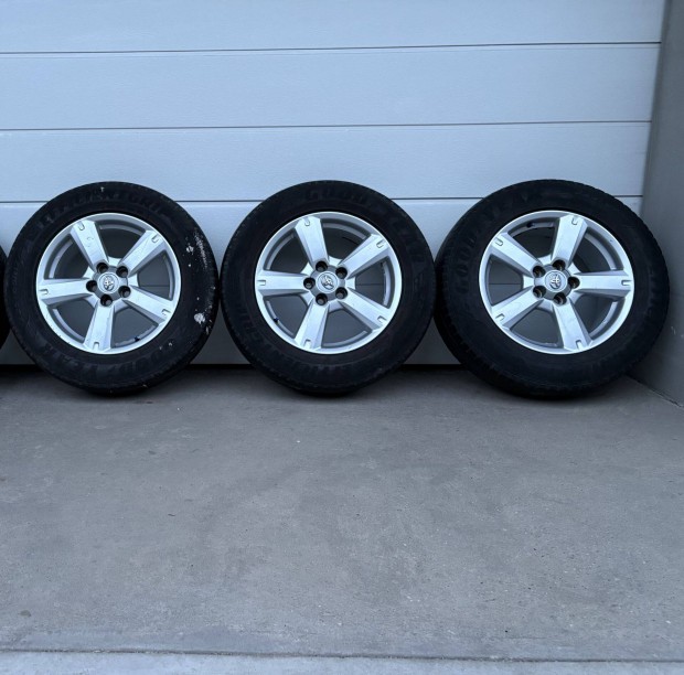 3 db Toyota 5x114.3 17" alufelni nyári gumikkal olcsón