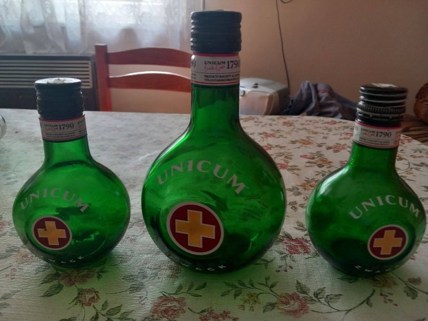 3 db Zwack Unicumos veg