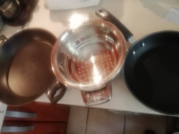 3 db. teflon - inox serpenyő és rozsdamentes pároló, szűrő csomag