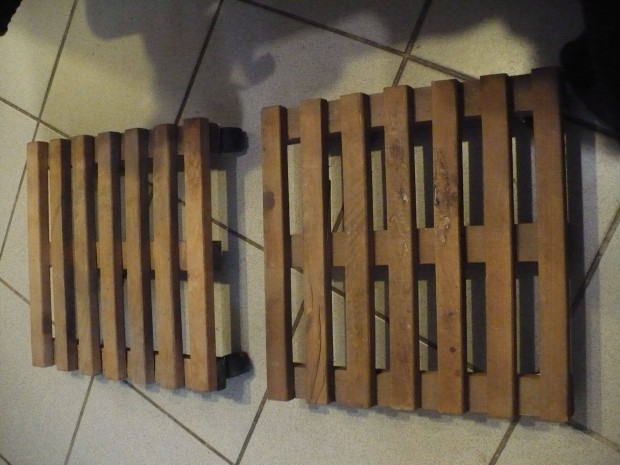 3 db görgős virágalátét