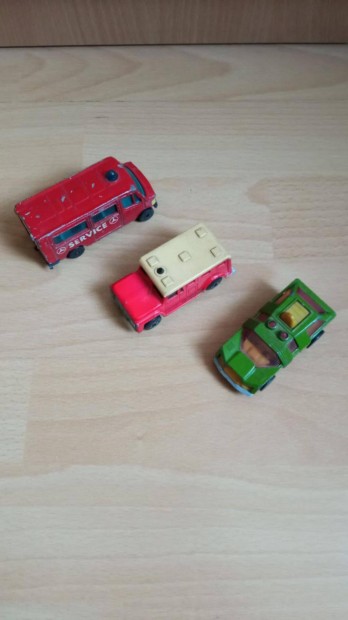 3 db régi retro matchbox kisautó + 1 doboz fa dominó együtt 1000 Ft