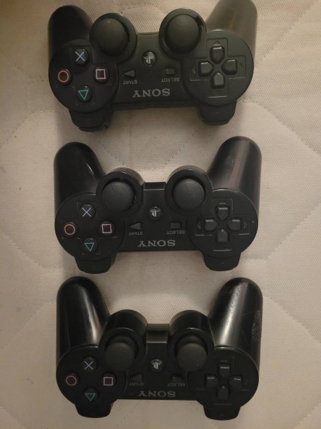 3 db sony ps3 dual shock 3 kontroller (hibs) egyben