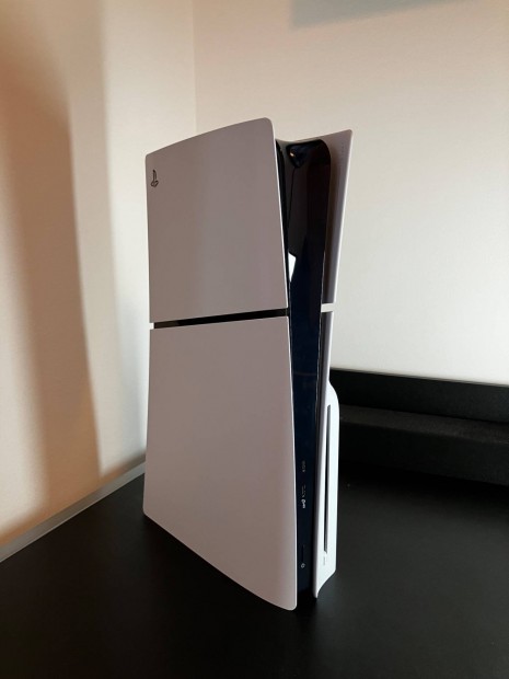 3 hetet hasznlt Playstation 5 slim (lemezes), jtllssal