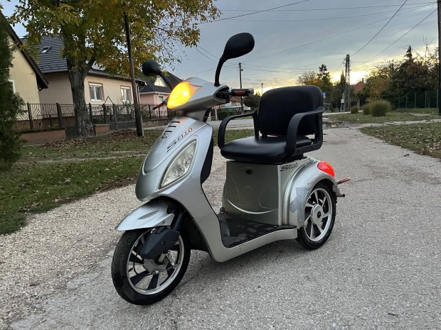3 kerekű Elektromos robogó / motor / kerékpár "Sellő"