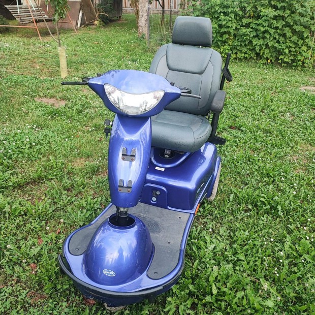 3 kerek Invacare Meteor Rokkant kocsi ,moped