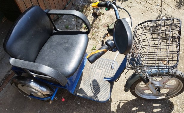 3 kerek moped 