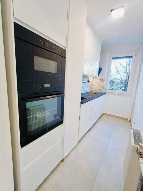 3 ker�let fel�j�tott 57 nm 3 szob�s pr�mium lak�s elad�