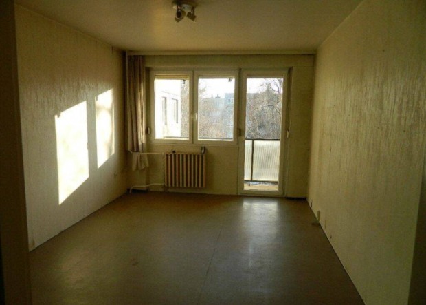 3 k�l�n ny�l� szob�s lak�s elad�!