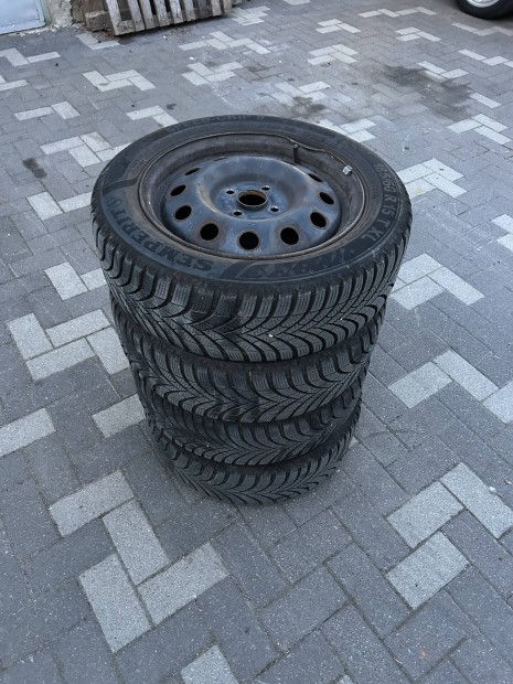3 szezont futott tli gumiabroncs szett acl felnin