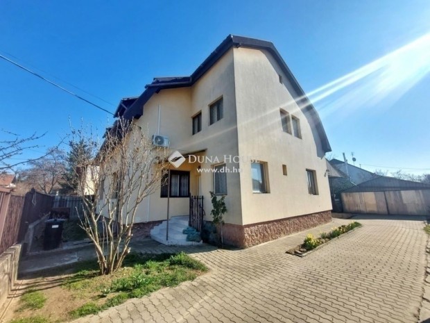 3 szint, 2 genercis, szigetelt, gzcirk, klma, 8 szoba hz, Ft