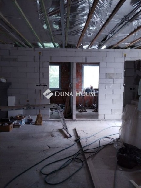 3 szoba+amerikai konyh�s t�gla �p�t�s� h�z elad�!