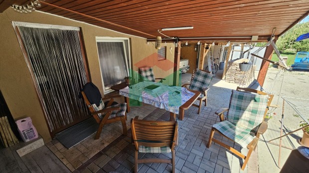 3 szobs, 3 garzsos csaldi hz a vroskzpontban