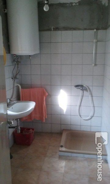 3 szob�s csal�di h�z elad� P�pa k�zel�ben!