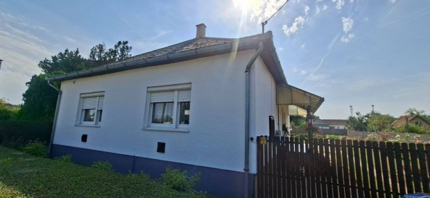 3 szob�s h�z elad� V�s�rosnam�nyban!