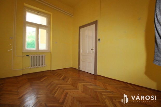 3 szob�s sorh�zi lak�s Sarkad csendes j� k�rny�k�n