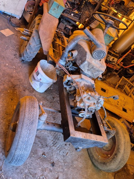 3 traktor eladó egyben Gyulán.
