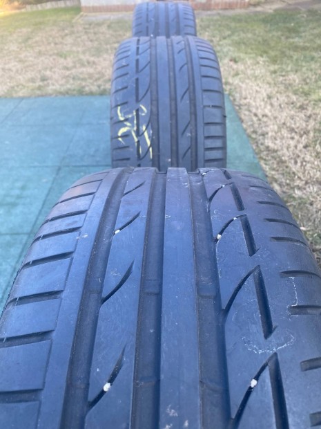 3db Bridgestone nyri gumi, 255/40 R19