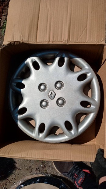 3db Renault dsztrcsa 14"