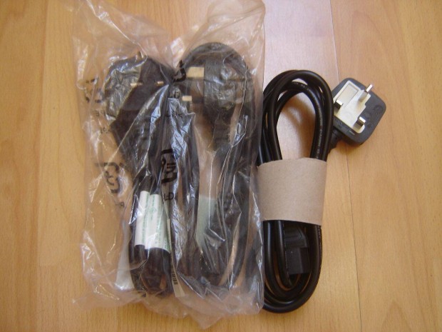 3db UK/IEC C14-es tápkábel