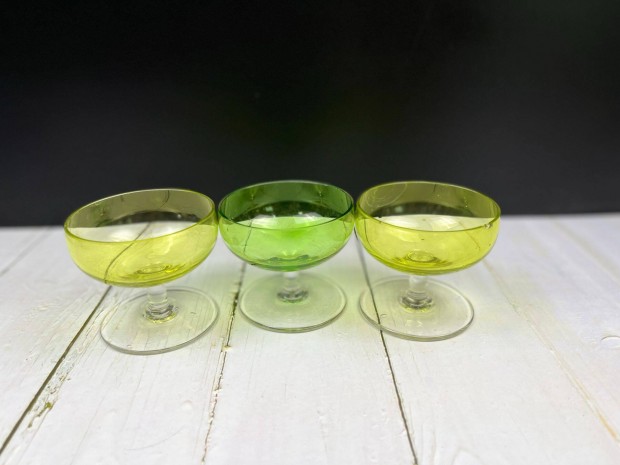 3db zöld kis martini-s pezsgős pohár