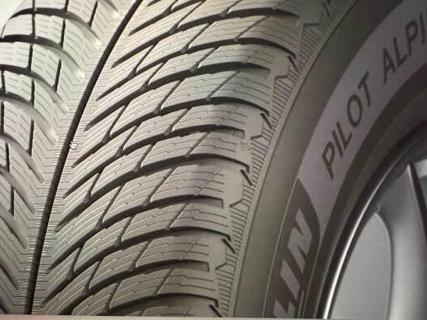 3e km-t futott Michelin tligumi elad (4db)