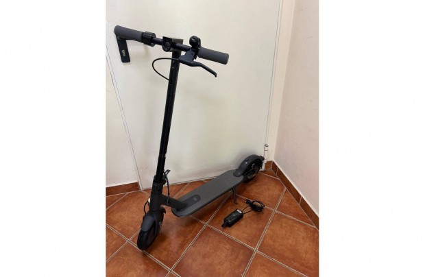 3km-t futott! Elektromos roller Xiaomi Mi Essential