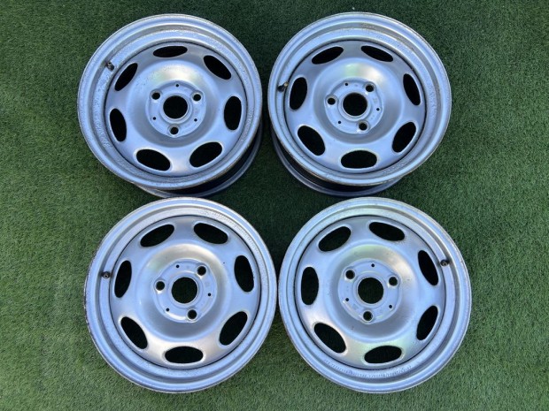 3x112 15" Smart gyári lemezfelni 4,5Jx15h2 ET23 5,5jx15h2 E22