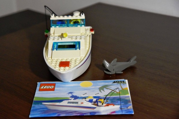 4011Lego City Cabin Cruiser