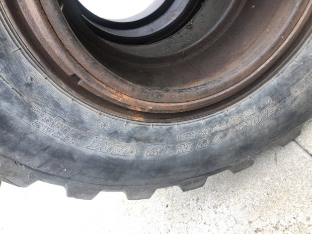 405/70R18- 15,5/70R18-as Dunlop gumik eladók!