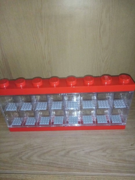 4066 LEGO piros minifigura killt vitrin trol 16 minifigurhoz