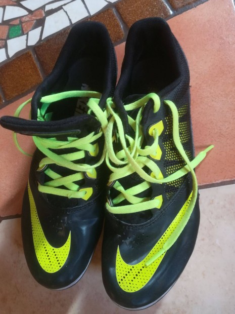 40.5-s szges Nike futcip