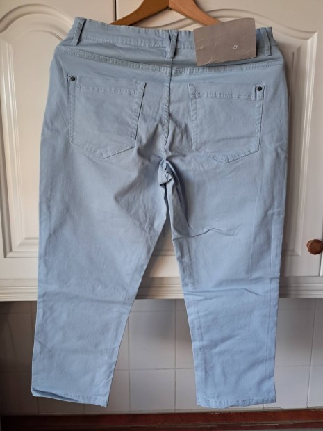 40-Es világoskék 2/3-os Slim Fit nöi farmer