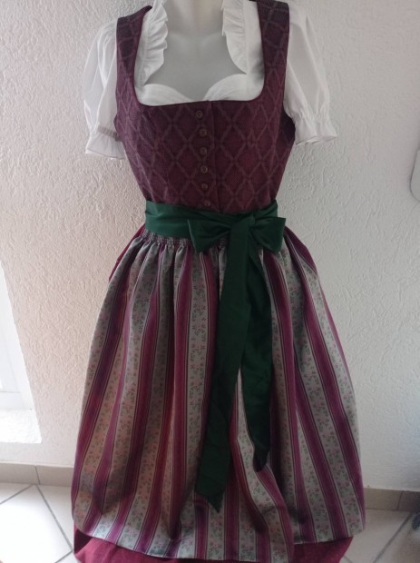 40-es dirndl ruha ktnnyel 