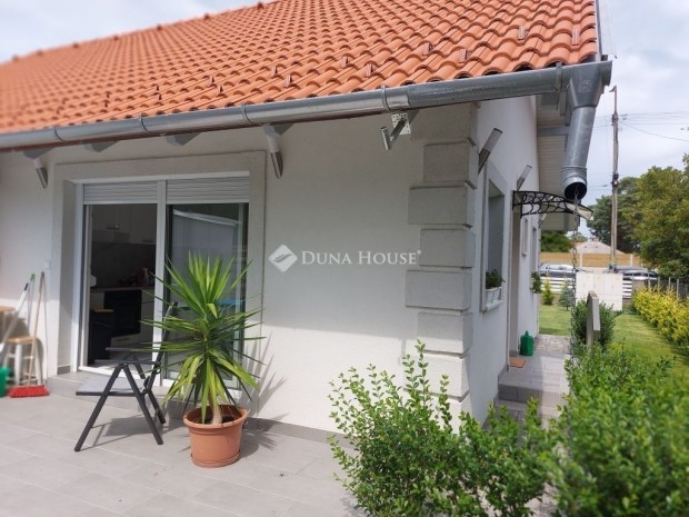 40 nm-es h�z elad� Balatonfenyves