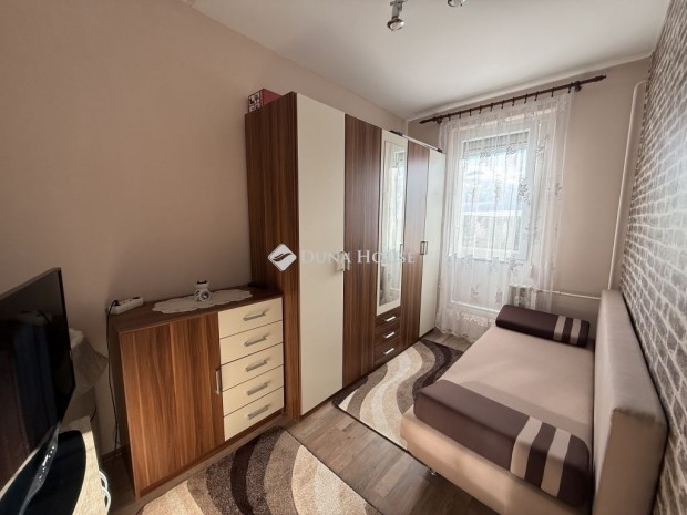 40 nm-es lak�s elad� P�cs